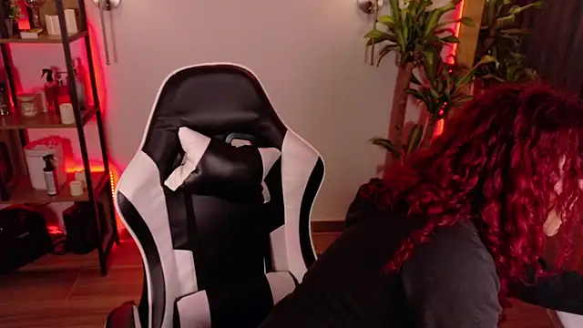 Silvana Goddess online show from February 25, 2026, 2:56 am