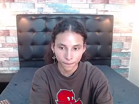 Snapshot of Andrew_Landry chatting on October 17, 2025, 3:58 pm Andrew Landry online show from October 17, 2025, 3:58 pm