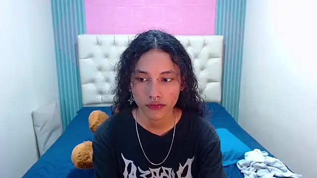 Snapshot of Andrew_Landry chatting on September 24, 2025, 5:30 pm Andrew Landry online show from September 24, 2025, 5:30 pm