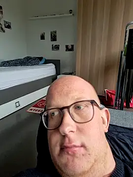 geilerd122 online show from November 23, 2025, 1:21 pm