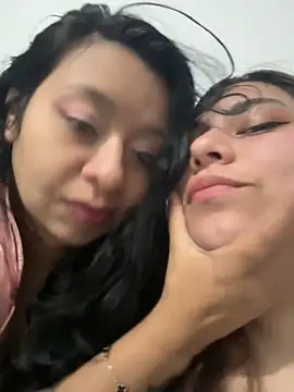 Snapshot of Lincy_and_hanna chatting on October 21, 2025, 3:39 am Lincy and hanna online show from October 21, 2025, 3:39 am