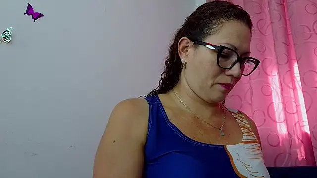Snapshot of TifanyQueen_ chatting on September 23, 2025, 2:13 pm TifanyQueen online show from September 23, 2025, 2:13 pm