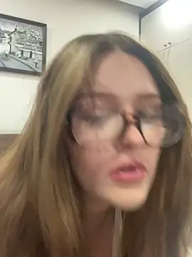 cherryrosealiee online show from March 6, 2026, 1:17 pm