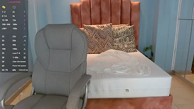 Milaa Star  online show from February 28, 2026, 3:28 am