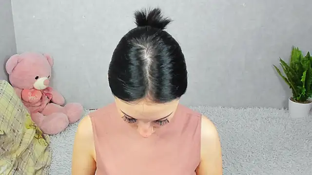 Snapshot of EileenMoores chatting on December 19, 2025, 7:27 pm EileenMoores online show from December 19, 2025, 7:27 pm