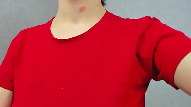 Snapshot of EileenMoores chatting on December 16, 2025, 5:50 pm EileenMoores online show from December 16, 2025, 5:50 pm