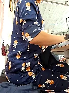 irina hana online show from December 3, 2025, 12:44 am