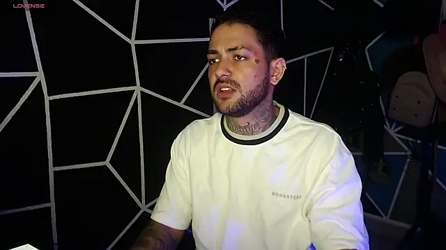 nicolastorres99 online show from October 31, 2025, 2:30 am