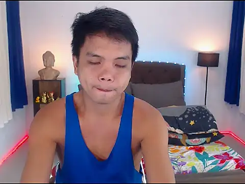 Snapshot of XExtraServiceManX chatting on November 2, 2025, 1:21 am XExtraServiceManX online show from November 2, 2025, 1:21 am