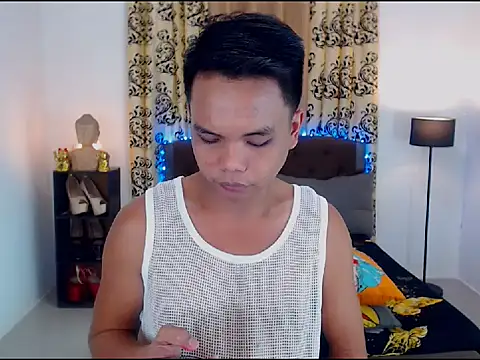 Snapshot of XExtraServiceManX chatting on September 23, 2025, 12:56 pm XExtraServiceManX online show from September 23, 2025, 12:56 pm