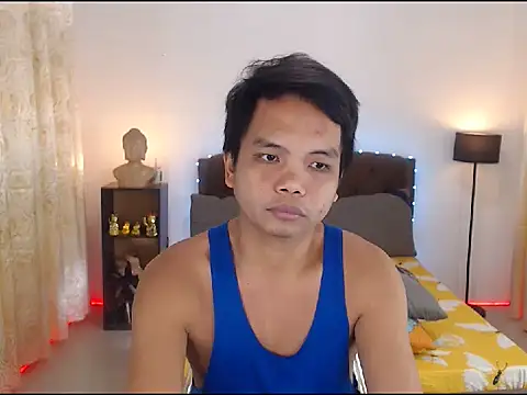 Snapshot of XExtraServiceManX chatting on November 22, 2025, 2:05 pm XExtraServiceManX online show from November 22, 2025, 2:05 pm