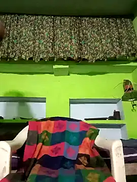 Snapshot of ZIVAA chatting on October 25, 2025, 5:57 pm ZIVAA online show from October 25, 2025, 5:57 pm