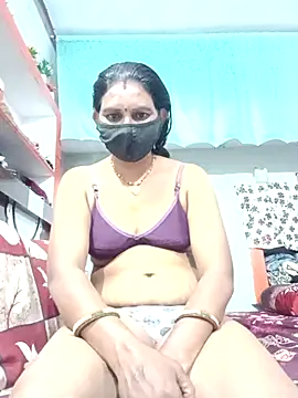 Snapshot of ZIVAA chatting on November 2, 2025, 8:52 am ZIVAA online show from November 2, 2025, 8:52 am