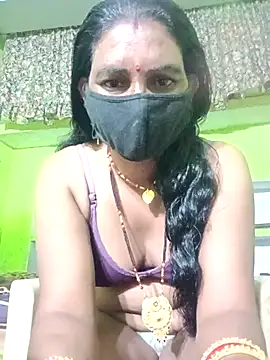 Snapshot of ZIVAA chatting on November 25, 2025, 4:18 pm ZIVAA online show from November 25, 2025, 4:18 pm