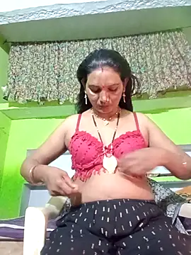 Snapshot of ZIVAA chatting on November 26, 2025, 2:50 pm ZIVAA online show from November 26, 2025, 2:50 pm