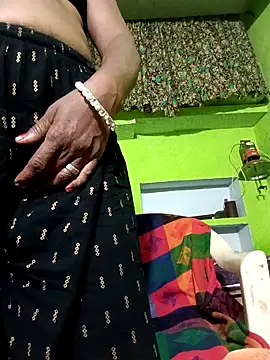 Snapshot of ZIVAA chatting on October 27, 2025, 6:09 pm ZIVAA online show from October 27, 2025, 6:09 pm