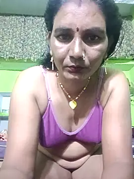 Snapshot of ZIVAA chatting on October 17, 2025, 9:56 am ZIVAA online show from October 17, 2025, 9:56 am