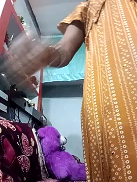 Snapshot of ZIVAA chatting on February 3, 2026, 4:10 am ZIVAA online show from February 3, 2026, 4:10 am