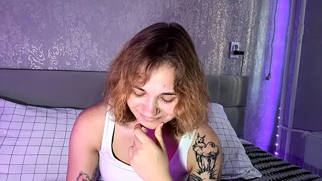 SunPunnyGirl online show from October 18, 2025, 8:16 am