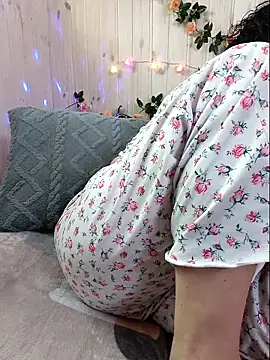 Snapshot of LitisiaLove4551 chatting on February 14, 2026, 7:52 am LitisiaLove4551 online show from February 14, 2026, 7:52 am