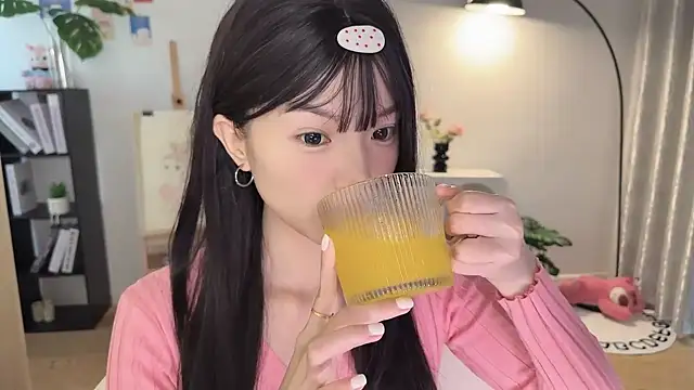 Momo-xx online show from October 6, 2025, 12:23 am