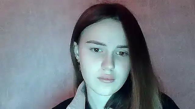 SweetLoraa online show from December 15, 2025, 4:57 pm