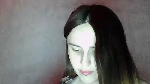 Snapshot of SweetLoraa chatting on July 6, 2026, 7:49 pm SweetLoraa online show from July 6, 2026, 7:49 pm
