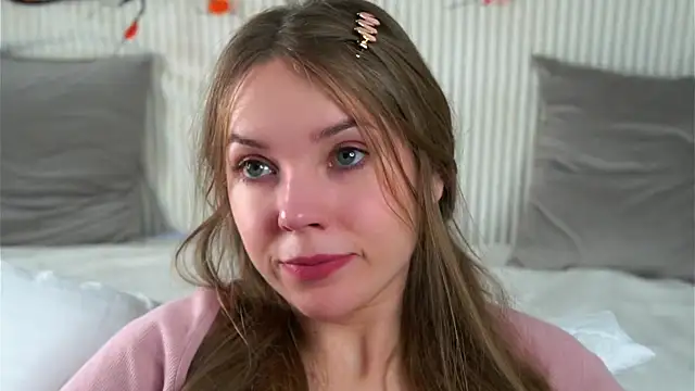 KarriBrownd online show from November 4, 2025, 1:09 am