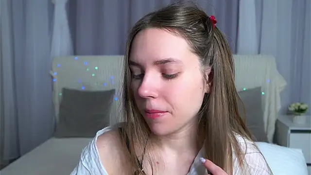 KarriBrownd online show from December 20, 2025, 1:08 am