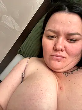 SunnyLeila2101 online show from October 20, 2025, 11:33 am