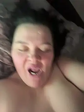 Snapshot of SunnyLeila2101 chatting on March 4, 2026, 3:14 am SunnyLeila2101 online show from March 4, 2026, 3:14 am