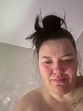 Snapshot of SunnyLeila2101 chatting on March 2, 2026, 9:44 pm SunnyLeila2101 online show from March 2, 2026, 9:44 pm