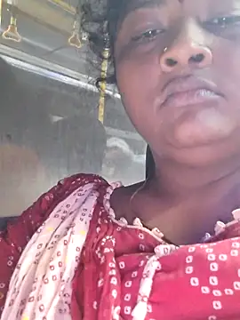 Snapshot of Tamilreethu chatting on October 7, 2025, 6:42 pm Tamilreethu online show from October 7, 2025, 6:42 pm