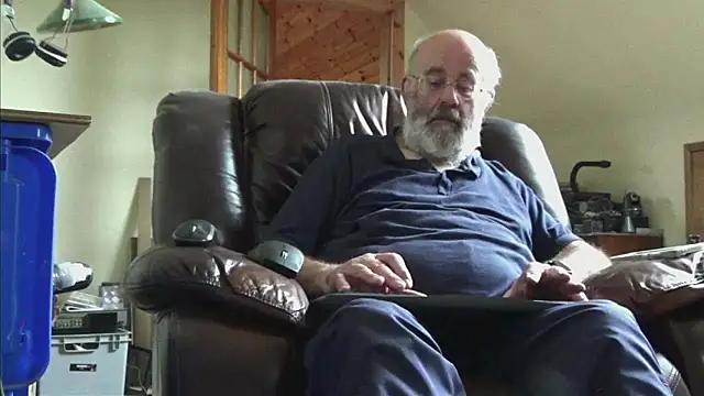 janzer13 online show from September 30, 2025, 2:01 pm