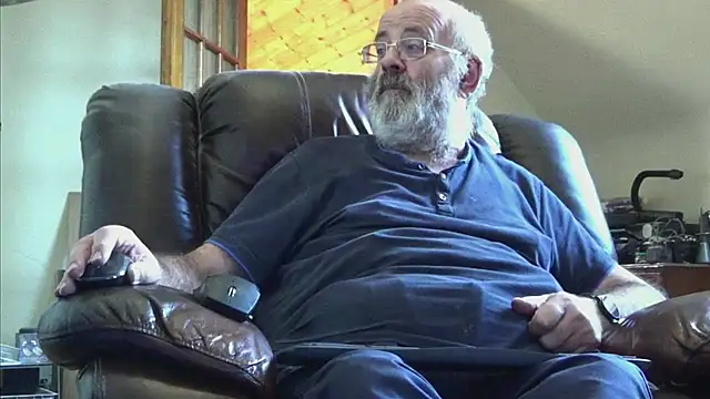 janzer13 online show from October 6, 2025, 1:01 pm