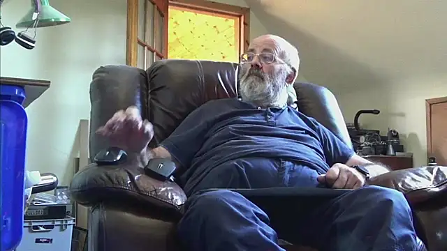 janzer13 online show from September 25, 2025, 12:55 pm