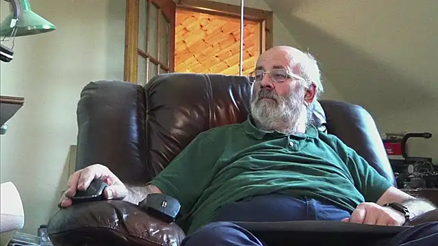 janzer13 online show from December 4, 2025, 1:54 pm