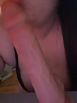 sexyBrunettex1 online show from April 5, 2026, 9:32 pm