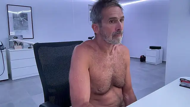 Snapshot of cumwithbrad chatting on September 19, 2025, 2:32 pm cumwithbrad online show from September 19, 2025, 2:32 pm