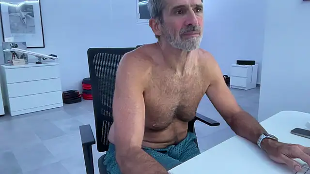 Snapshot of cumwithbrad chatting on October 7, 2025, 8:43 pm cumwithbrad online show from October 7, 2025, 8:43 pm