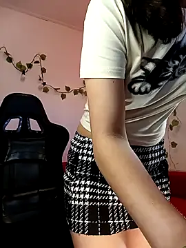 Snapshot of Maia_0 chatting on September 9, 2025, 8:18 pm Maia 0 online show from September 9, 2025, 8:18 pm