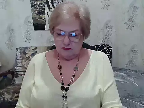 Snapshot of Renata62011 chatting on April 29, 2026, 12:42 pm Renata62011 online show from April 29, 2026, 12:42 pm