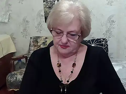 Snapshot of Renata62011 chatting on May 11, 2026, 3:51 pm Renata62011 online show from May 11, 2026, 3:51 pm