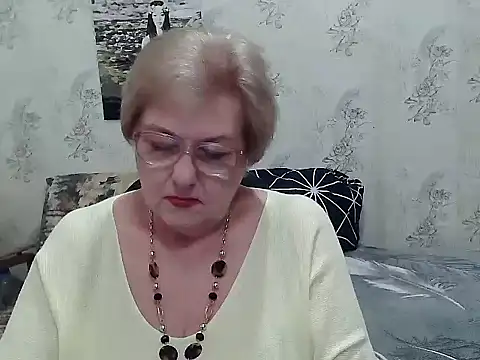 Snapshot of Renata62011 chatting on April 18, 2026, 11:01 am Renata62011 online show from April 18, 2026, 11:01 am