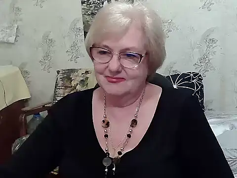 Snapshot of Renata62011 chatting on May 11, 2026, 4:04 pm Renata62011 online show from May 11, 2026, 4:04 pm