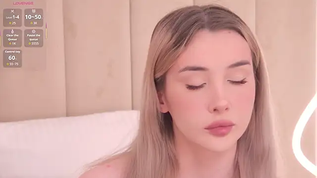 Nesolla online show from January 6, 2026, 10:47 pm