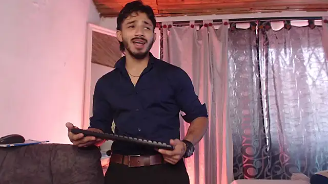 Snapshot of ArturoCardona_ chatting on May 22, 2026, 5:55 pm ArturoCardona online show from May 22, 2026, 5:55 pm