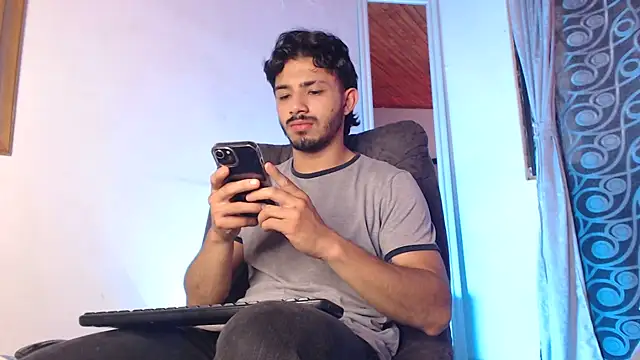 Snapshot of ArturoCardona_ chatting on May 20, 2026, 9:56 pm ArturoCardona online show from May 20, 2026, 9:56 pm