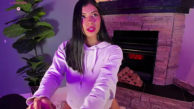 Snapshot of Lola_Pierce chatting on October 22, 2025, 12:04 pm Lola Pierce online show from October 22, 2025, 12:04 pm