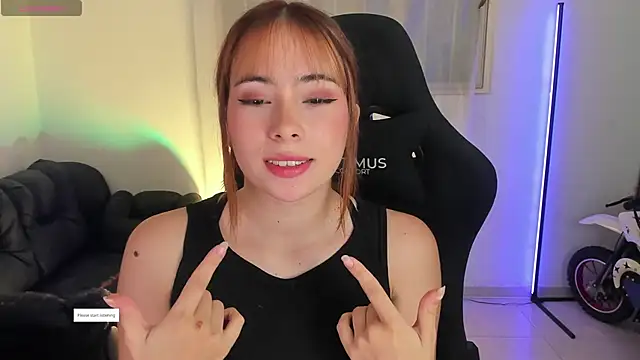 Aishelyng online show from November 27, 2025, 4:02 am